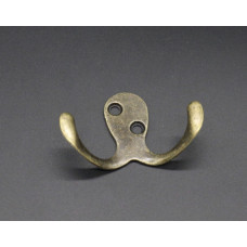 Вішак для одягу 70х42мм 1шт