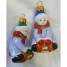 Скляна іграшка 1083 Хлопчик на санках
