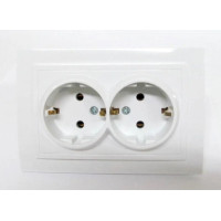 112-005-0019 Розетка подвійна із заземленням TINA