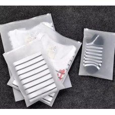 ЗІП пакет слайдер із білим замком 250х300 мм 70 мкм білий матовий 31-035